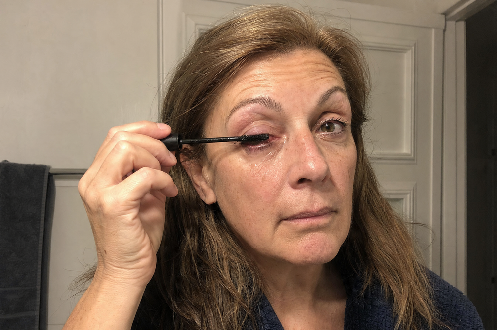 1. Mascara starts to sting the moment the wand touches the lash line